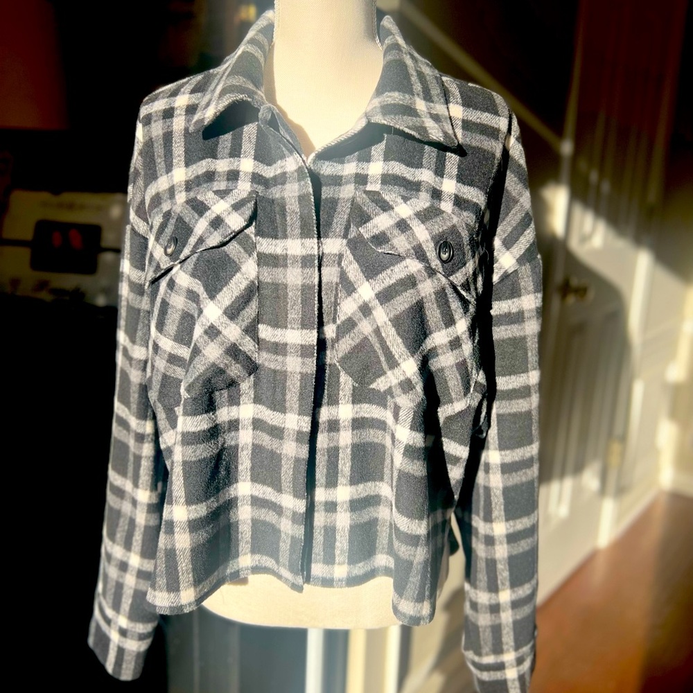 Vintage crop top/jacket. Like new, black and white.